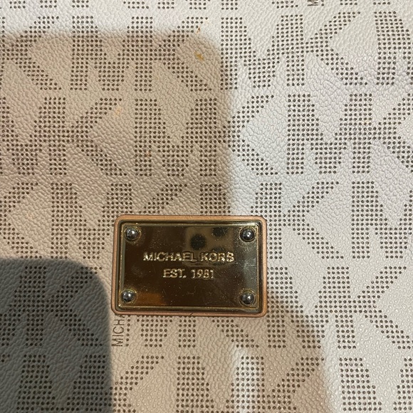 Michael Kors iPad case - Picture 2 of 2